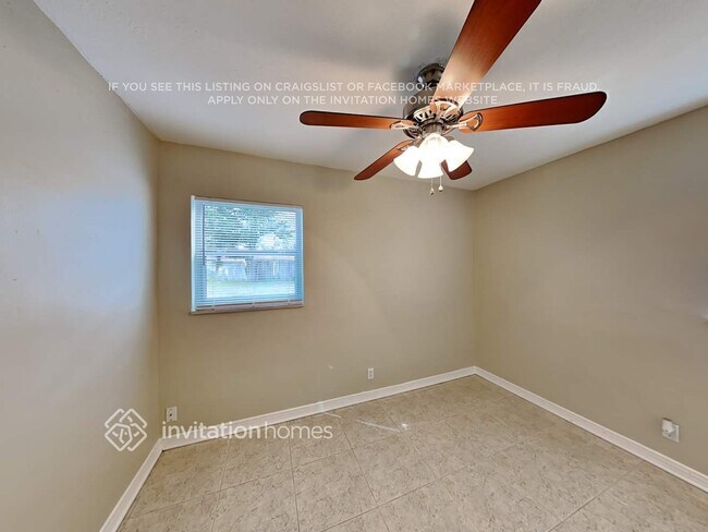 Building Photo - 512 Elm Dr