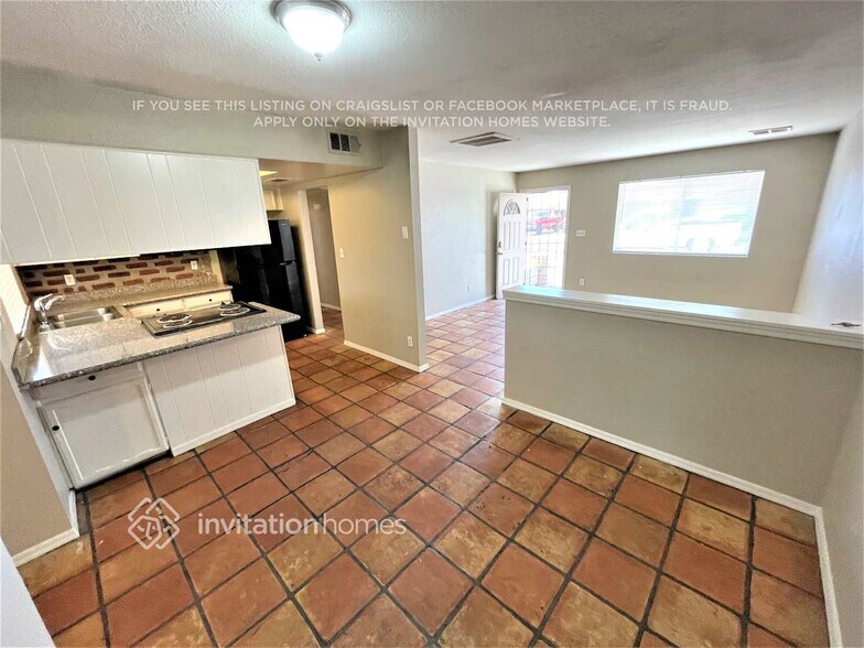 Building Photo - 8401 W Turney Ave