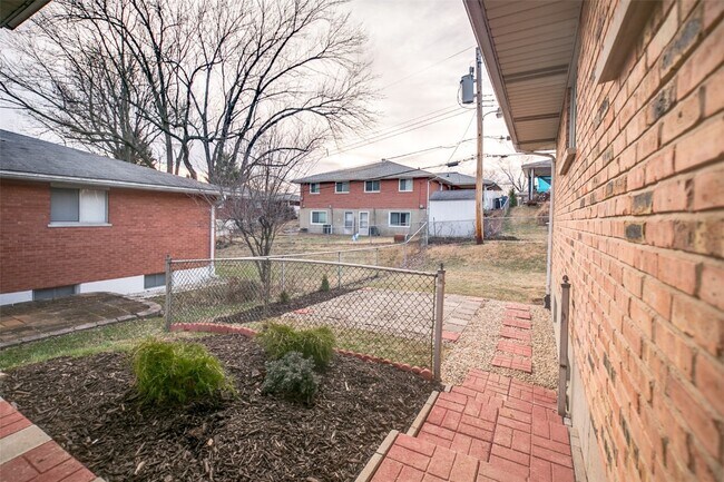 Building Photo - 10235 Jeffleigh Ln