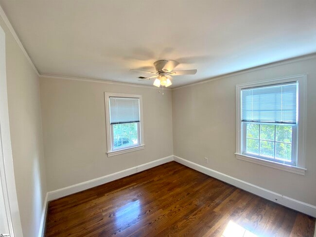Building Photo - 5 Whitsett St