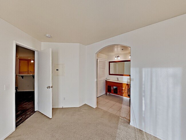 Building Photo - Beautiful 2BR/2BA Condo in Scripps Highlands with Private Patio & Garage
