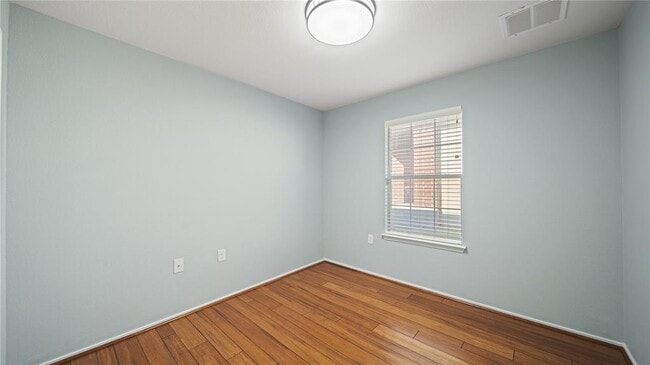 Building Photo - 5825 Nelson Oaks Dr