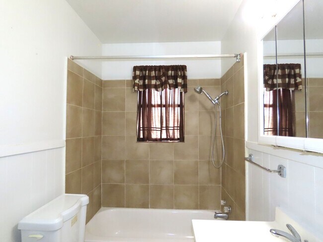 Building Photo - Country Living in Arp! 3 Bedroom, 1 Bath H...