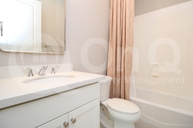 Building Photo - 3847 E Mead Dr