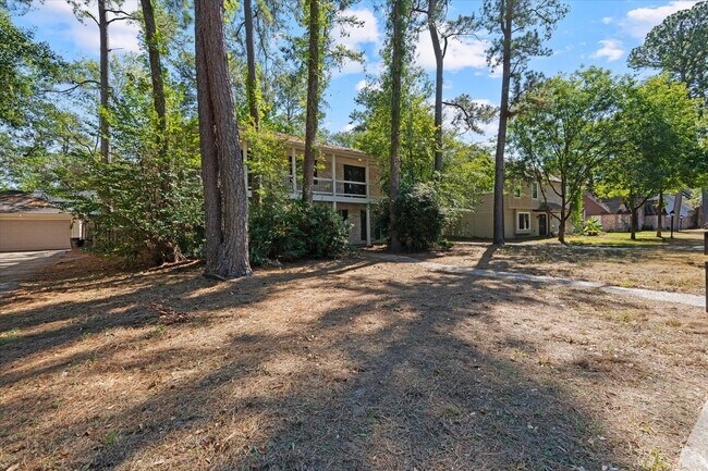 Building Photo - 3811 Woodbriar Dr