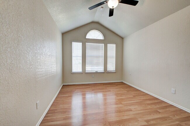Building Photo - 2904 Canyon Oaks Ct