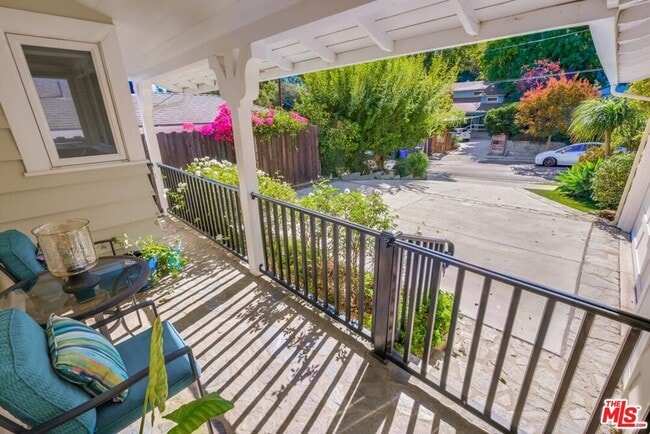 Building Photo - 21447 Providencia St