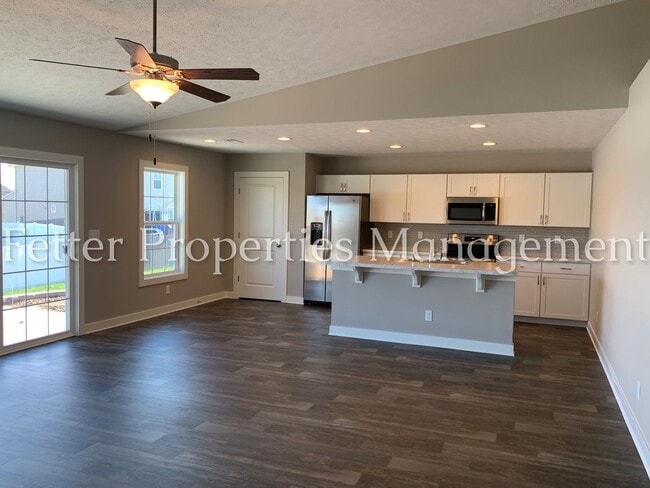 Building Photo - Gorgeous 3 Bedroom Home!