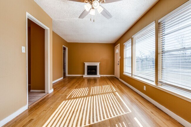 Building Photo - WILSHIRE VILLAGE 2-BEDROOM