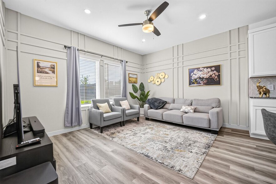 Building Photo - 10206 Penryn Frst Trl