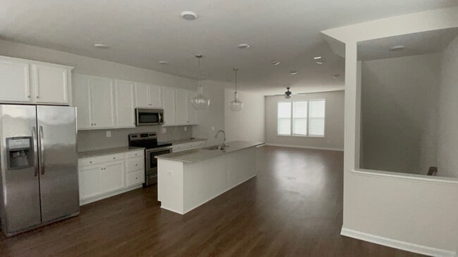 Building Photo - 521 Caddy Aly