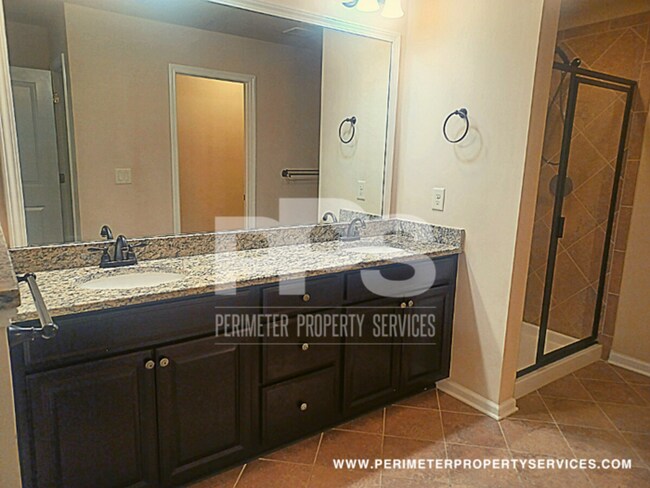 Building Photo - Dream house!! Come see it today!!