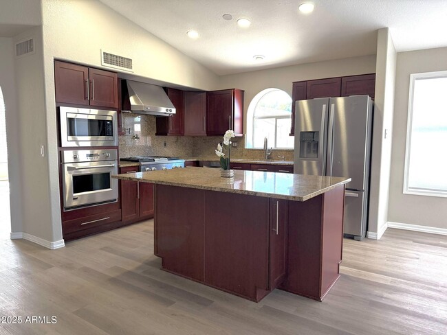 Building Photo - 1030 S Brentwood Ct