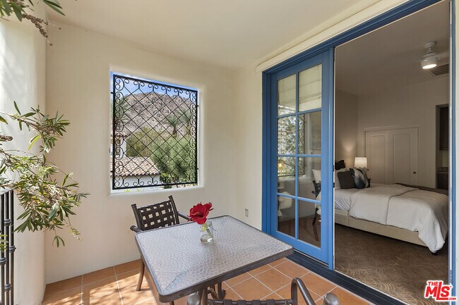 Building Photo - 48613 Classic Dr