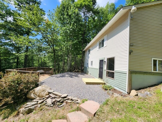 Building Photo - 116 Pine Trail