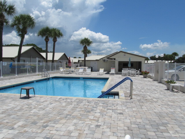 Heated Pool & Civic Center - 203 Villaway