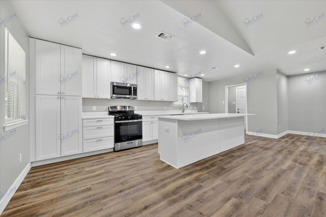Building Photo - 312 Anita Ave