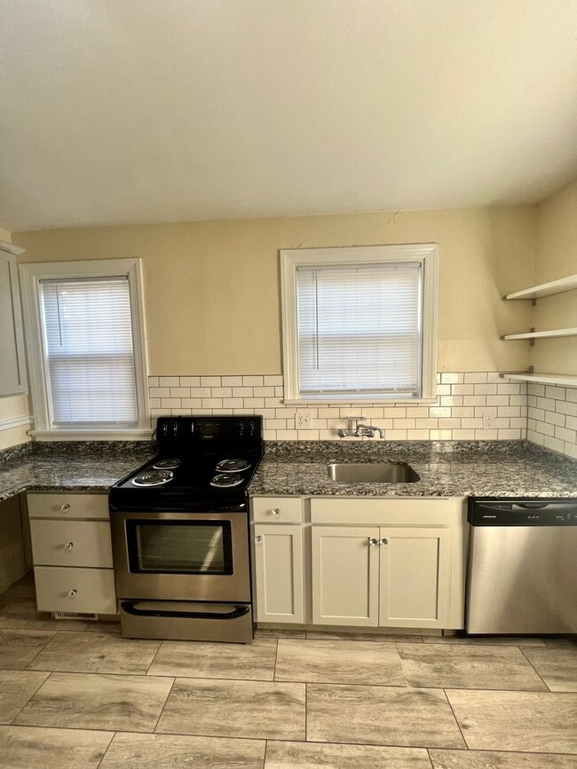 Building Photo - 4505 W Grace St