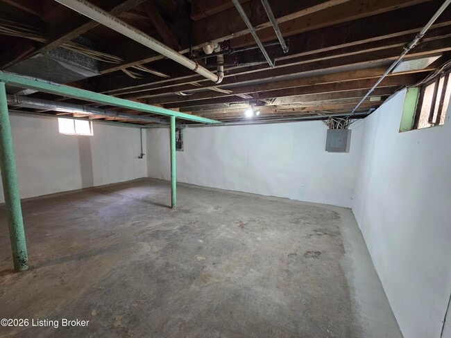 Building Photo - 3932 Kennison Ave