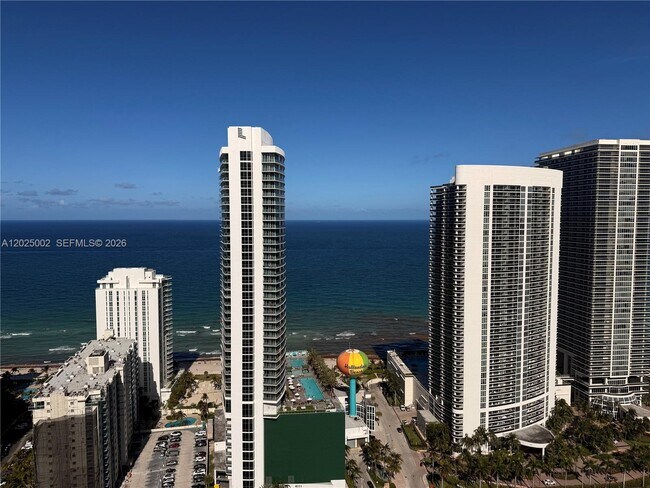 Building Photo - 4010 S Ocean Dr