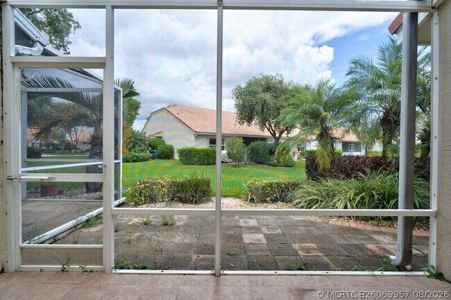 Building Photo - 6183 Floral Lakes Dr