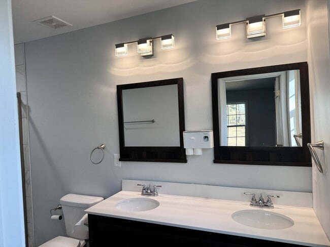 Building Photo - 118 Mineral Springs Rd