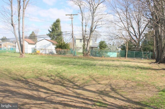 Building Photo - 57 Swan Ln
