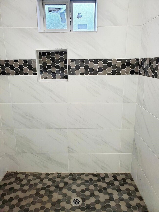 Building Photo - 6815 Sidney St