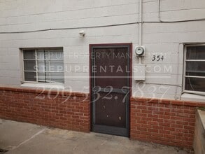 Building Photo - 354 Barretta St