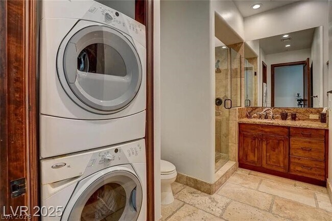 Building Photo - 1608 Liege Dr