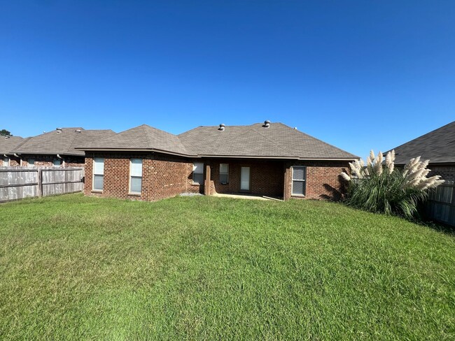 Building Photo - 3 Bed/2 Bath Home in Greenfield Station!!