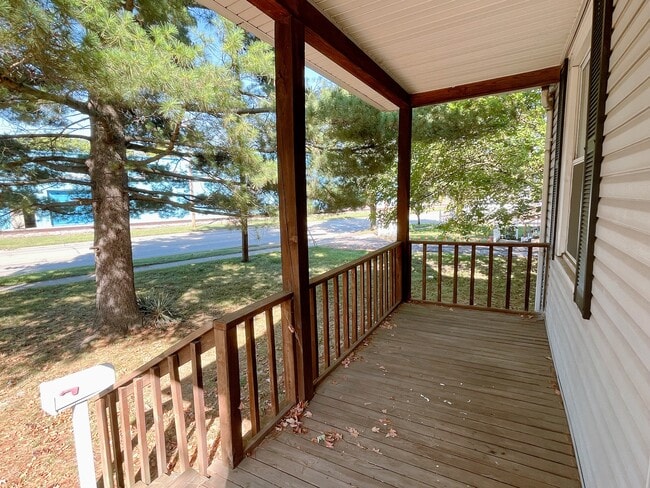 Building Photo - 8402 Blue Ash Rd