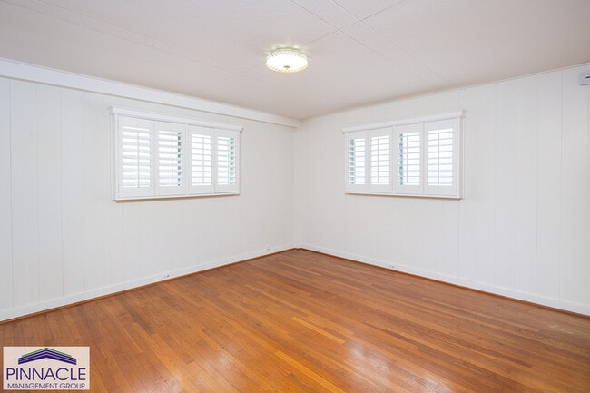 Building Photo - 378 Anolani St