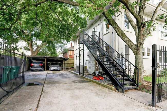 Building Photo - 418 Branard St
