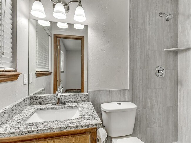 Building Photo - 1518 Boyd St