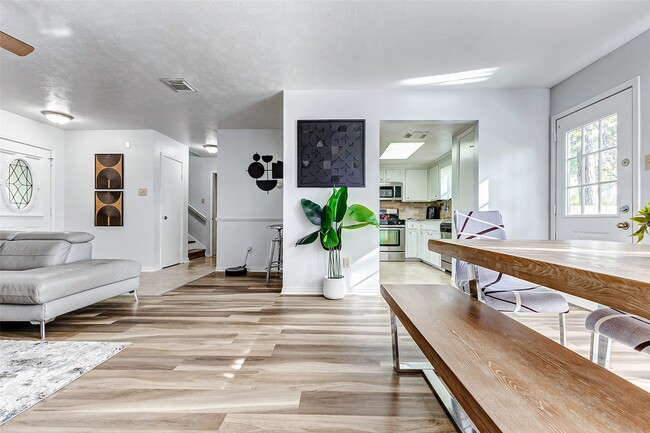 Building Photo - 92 N Deerfoot Cir