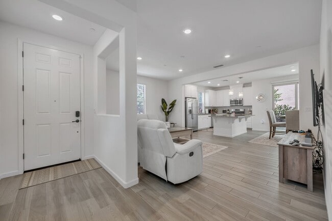 Building Photo - 9310 Mystic Lake Alley