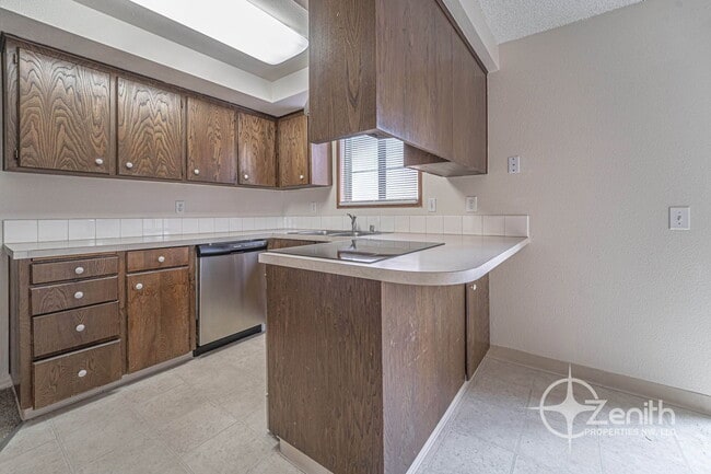 Building Photo - 3018 NE 78th Ave