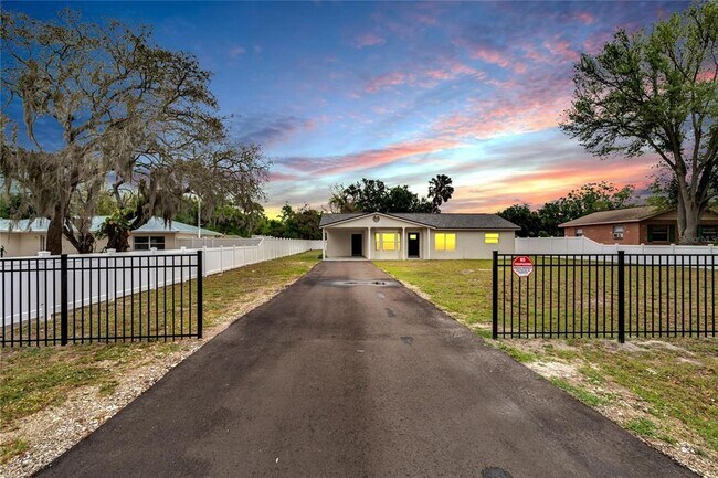 Primary Photo - 9924 Prevatt St