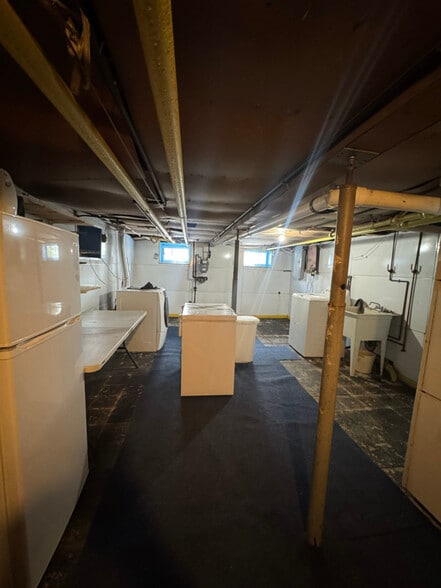 Building Photo - 244 Baptiste Ave