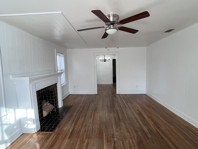 Building Photo - 2104 26th St