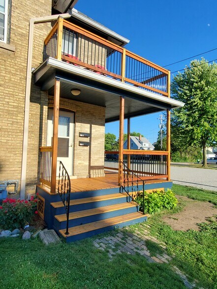 Exterior 2 - 207 N 6th St