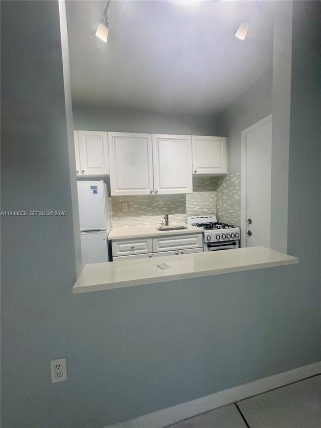 Building Photo - 6310 SW 79th St