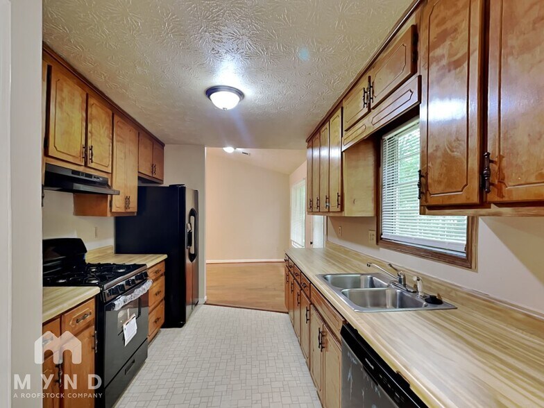 Building Photo - 2971 Meadow Ln