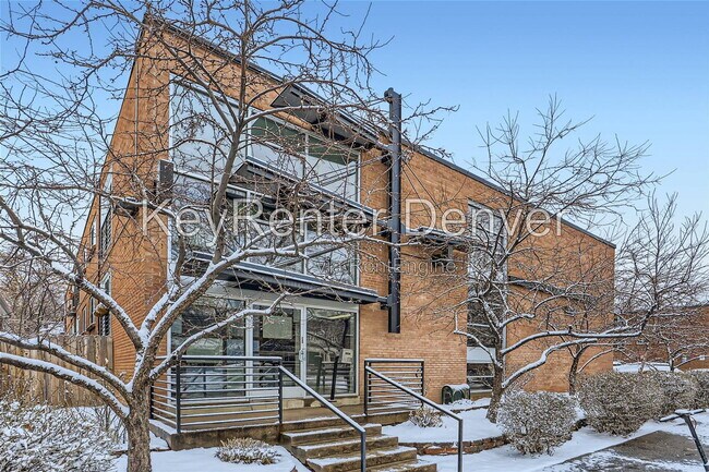 Building Photo - 1032 N Clarkson St