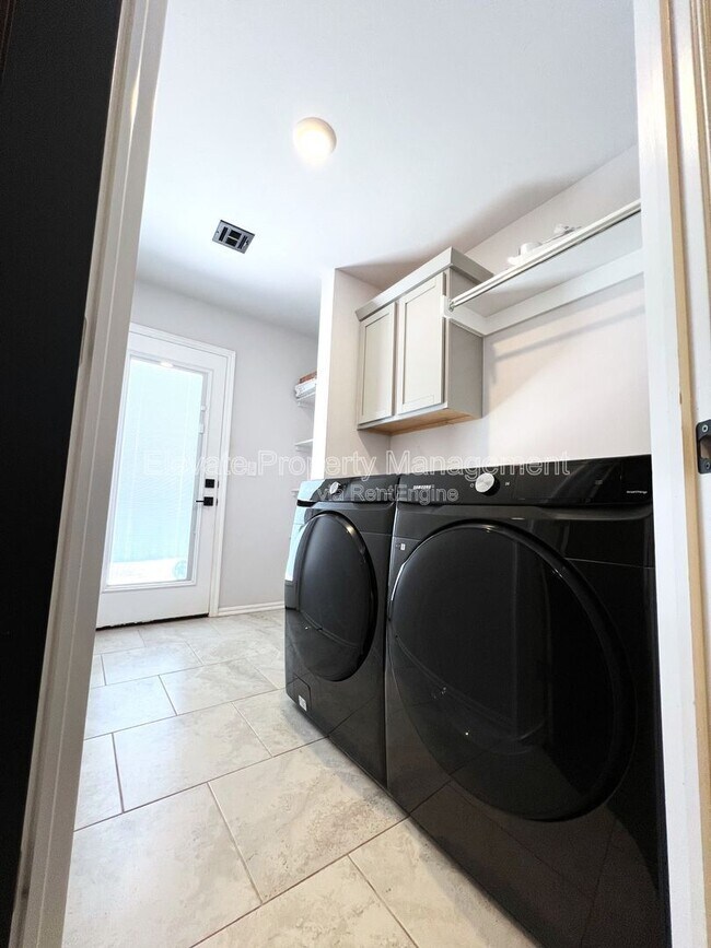 Building Photo - 4613 Crystal Hill Dr