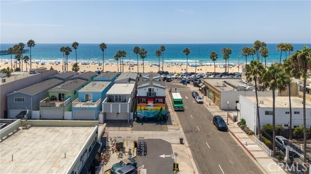Building Photo - 2214 W Oceanfront
