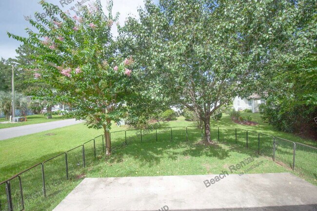 Building Photo - 6661 Wisteria Dr