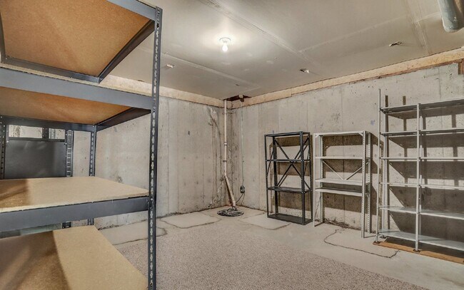 Building Photo - 110 Balmoral Way