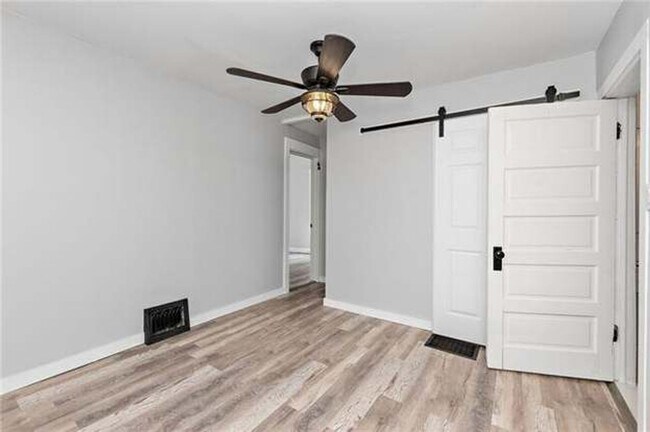 Building Photo - Coming Soon | Charming 3 Bed, 3 Bath Bungalow in Independence!